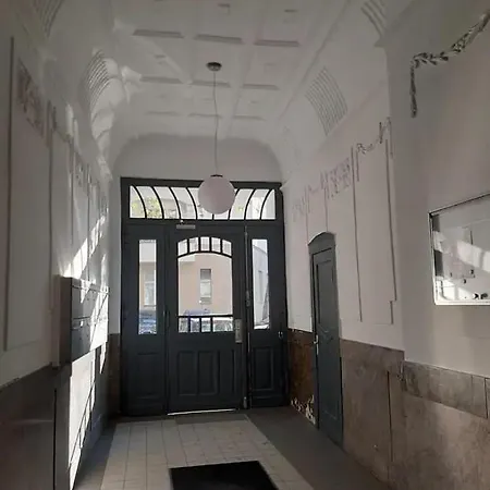 Cosy One Bedroom Appartement *